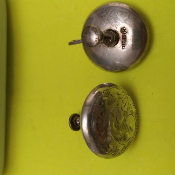 PAIR OF VINTAGE BIRKS STERLING SILVER SCREW ON EARRINGS - Picture 2 of 2